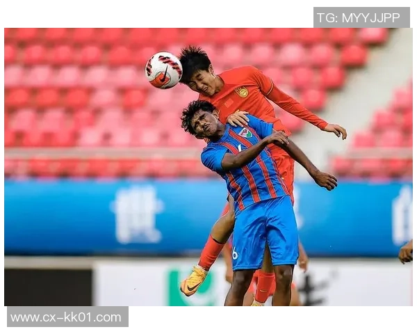 中国队迎战马尔代夫世预赛上半场精彩回顾与分析