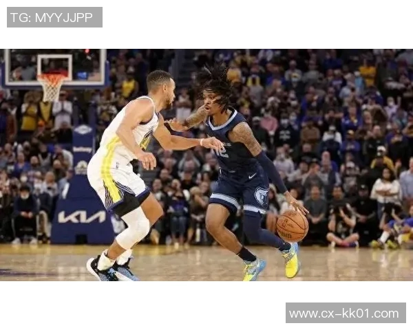 勇士与灰熊首节激战回顾精彩瞬间与关键表现分析